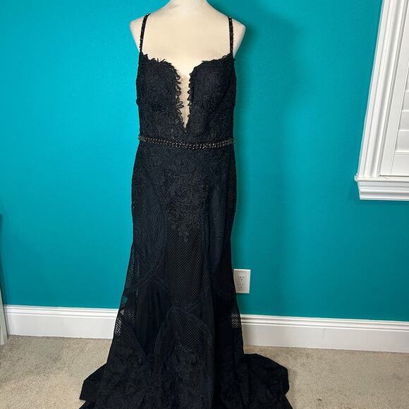 NWT Mac Duggal Womens Embroidered Sleeveless Plunge Neck Trumpet Gown Size 14 - Picture 3 of 11